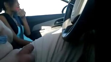 Y oga bé cumz lauxanh 18 nhiều lần trên sấm dương vật!