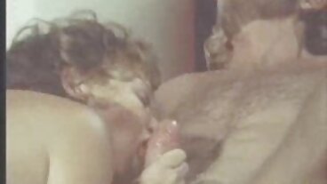 Nghiệp dư blowjob BRUNETTE hardcore MILF POV thực lầu xanh 9x tế